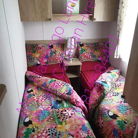 假日公园 Flamingo Land - Cedar Wood Cw30