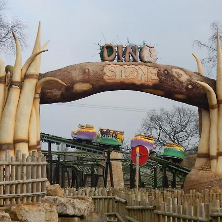 Flamingo Land - Cedar Wood Cw30 假日公园 *